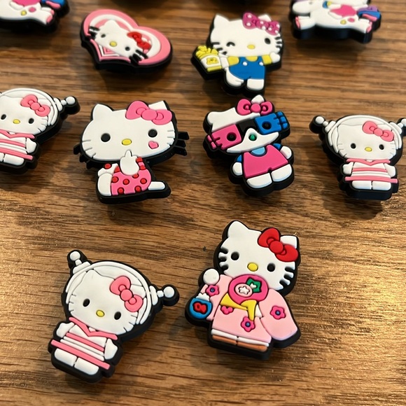 Hello kitty shoe charms - Picture 7 of 9